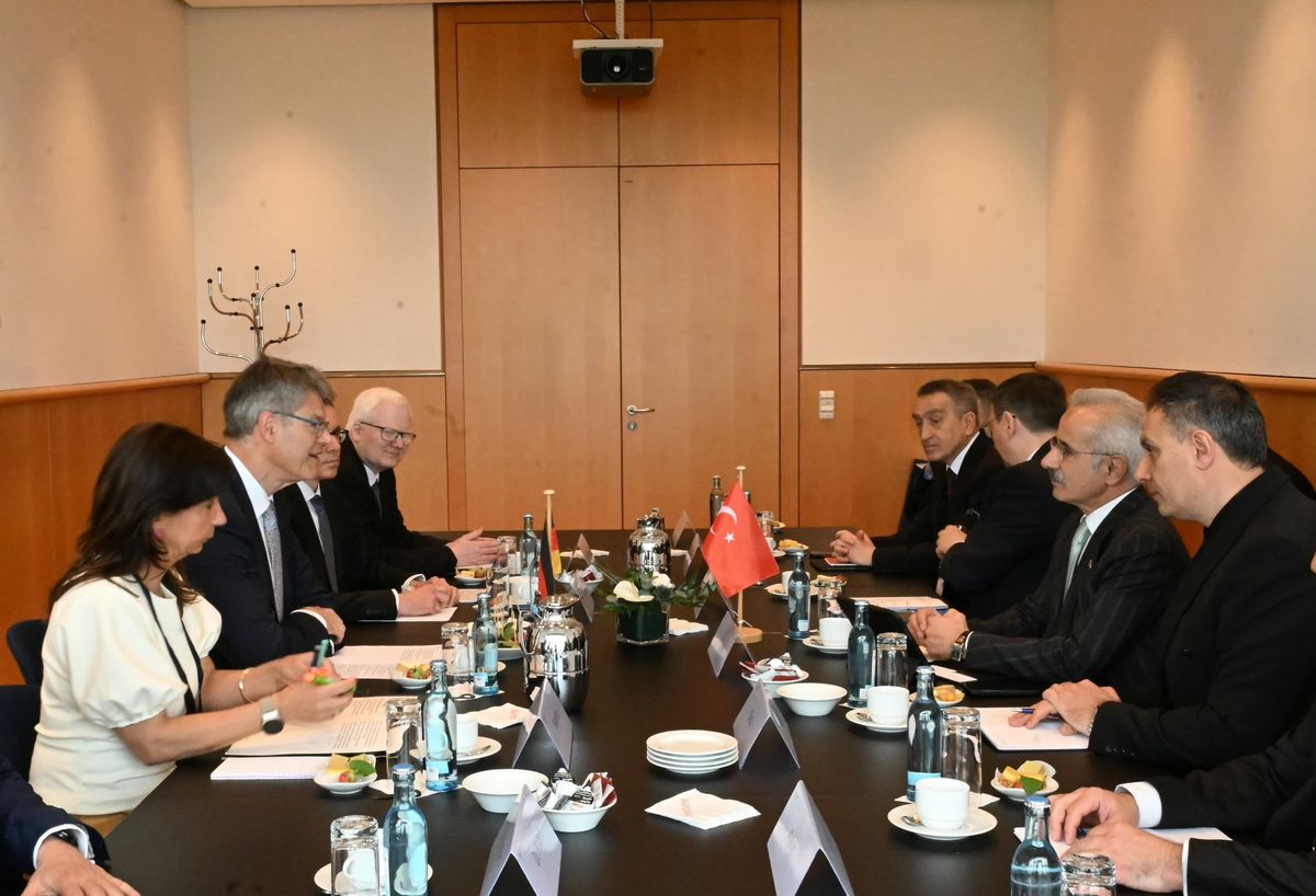 Uraloğlu, Almanya’da Görüşme Gerçekleştirdi
