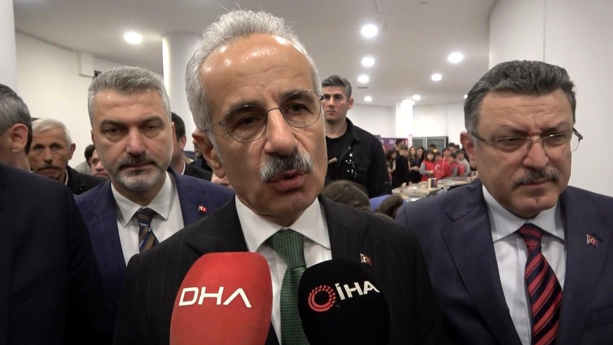 Bakan Uraloğlu: (Depremle ilgili) “İlk aldığımız bilgilere göre önemli bir problem olmadığını söyleyebilirim”