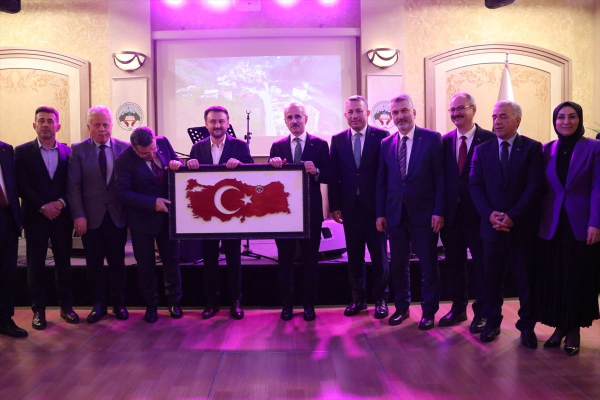 Bakan Uraloğlu: Gençleri milli duygularla donatmalıyız