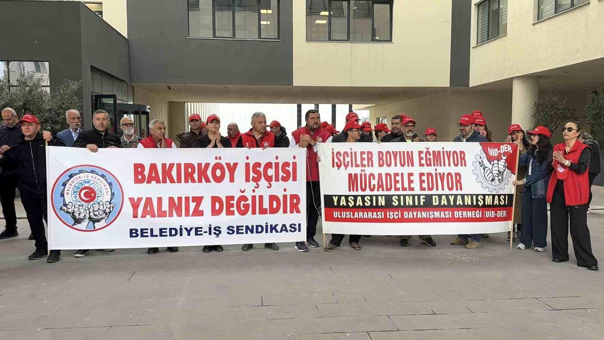 Bakırköy Belediyesi önünde “işten çıkarma” tepkisi
