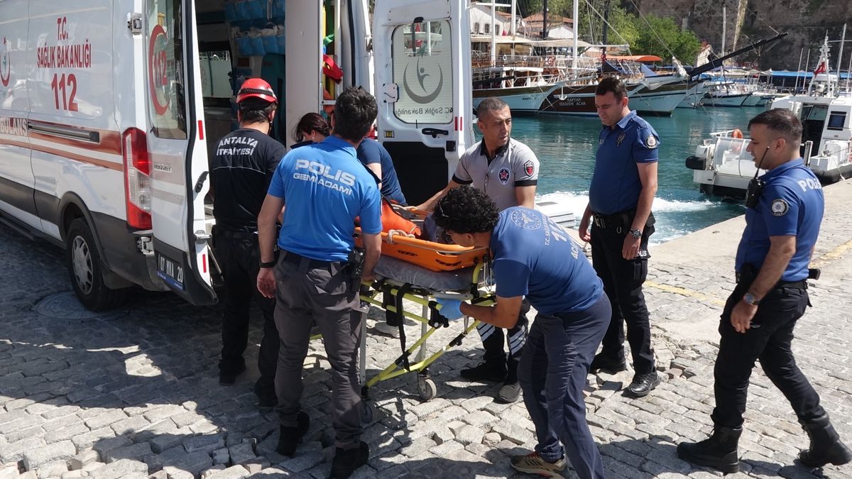 Antalya’da Falezlerden Düşen Balıkçı Kurtarıldı