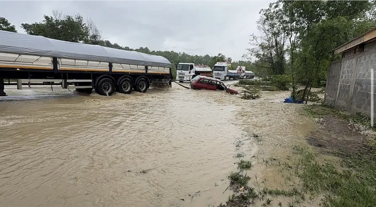 Bartın’da Heyelan İle Kapanan Yollar Açıldı
