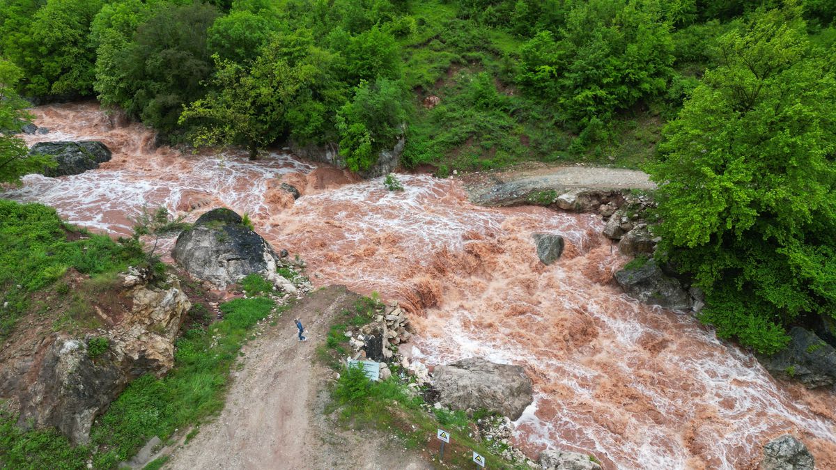 Bartın’da Sağanaklar Dereleri Etkiledi