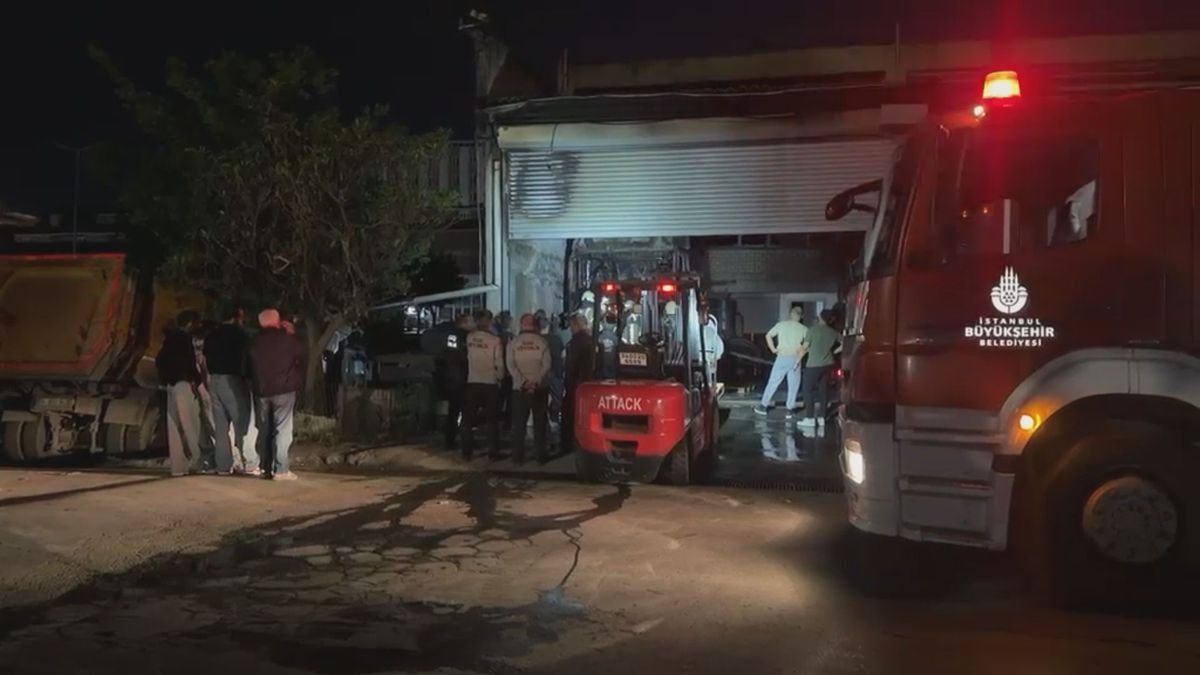 Başakşehir’de TIR Yangını Söndürüldü