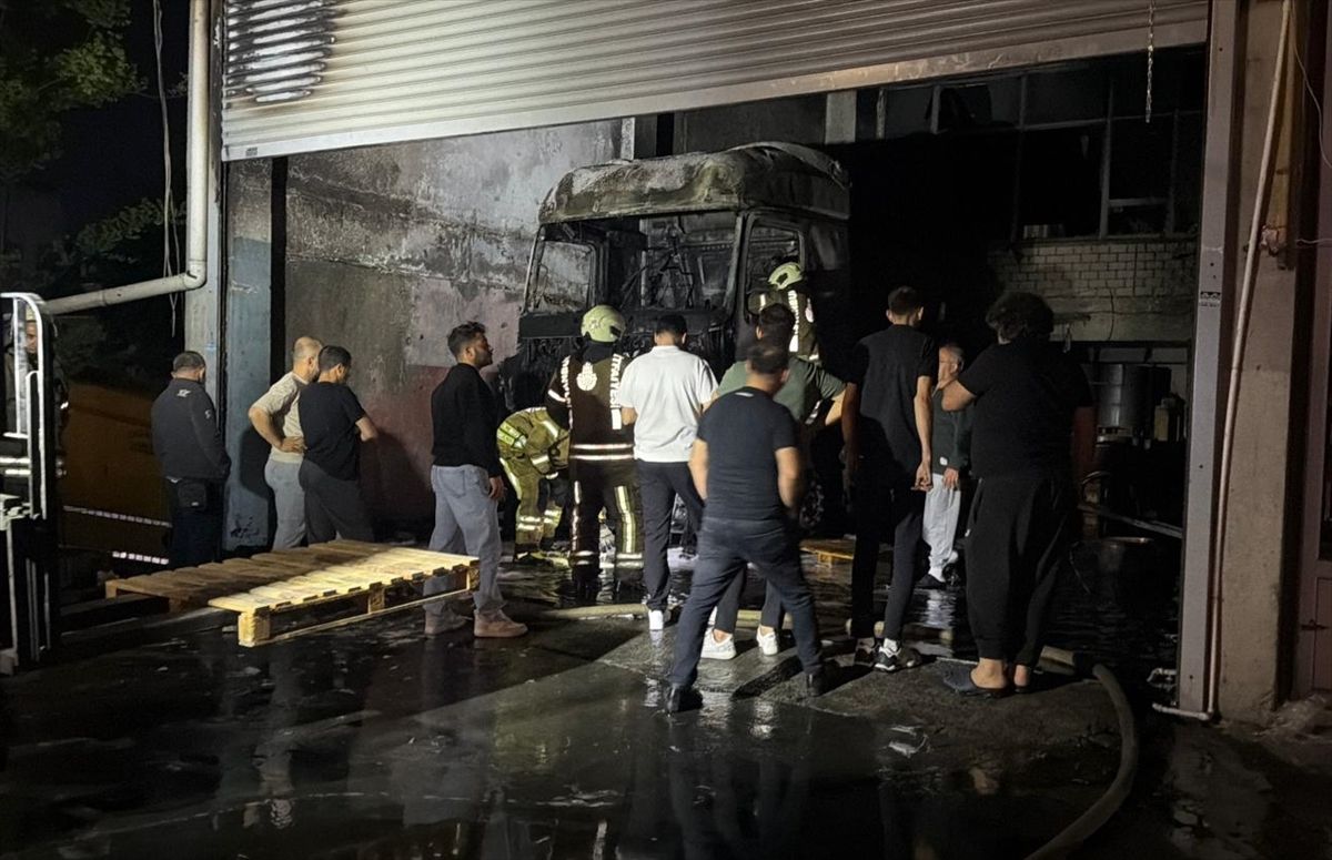 Başakşehir’de Oto Tamir Dükkanında Yangın