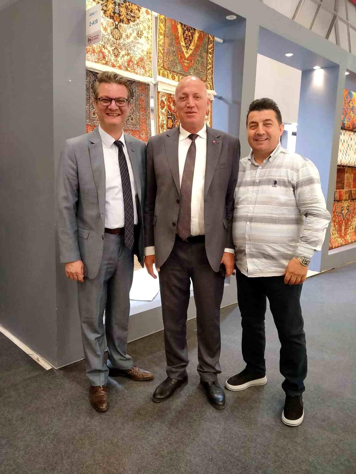 Başkan Kumral’dan HOMETEX’te Babadağlı firmaları ziyaret etti