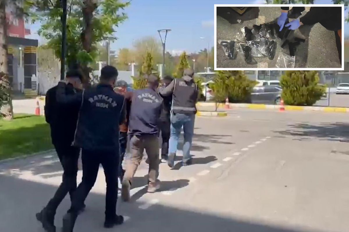 Batman’da iki otomobilde 13 tabanca ele geçirildi