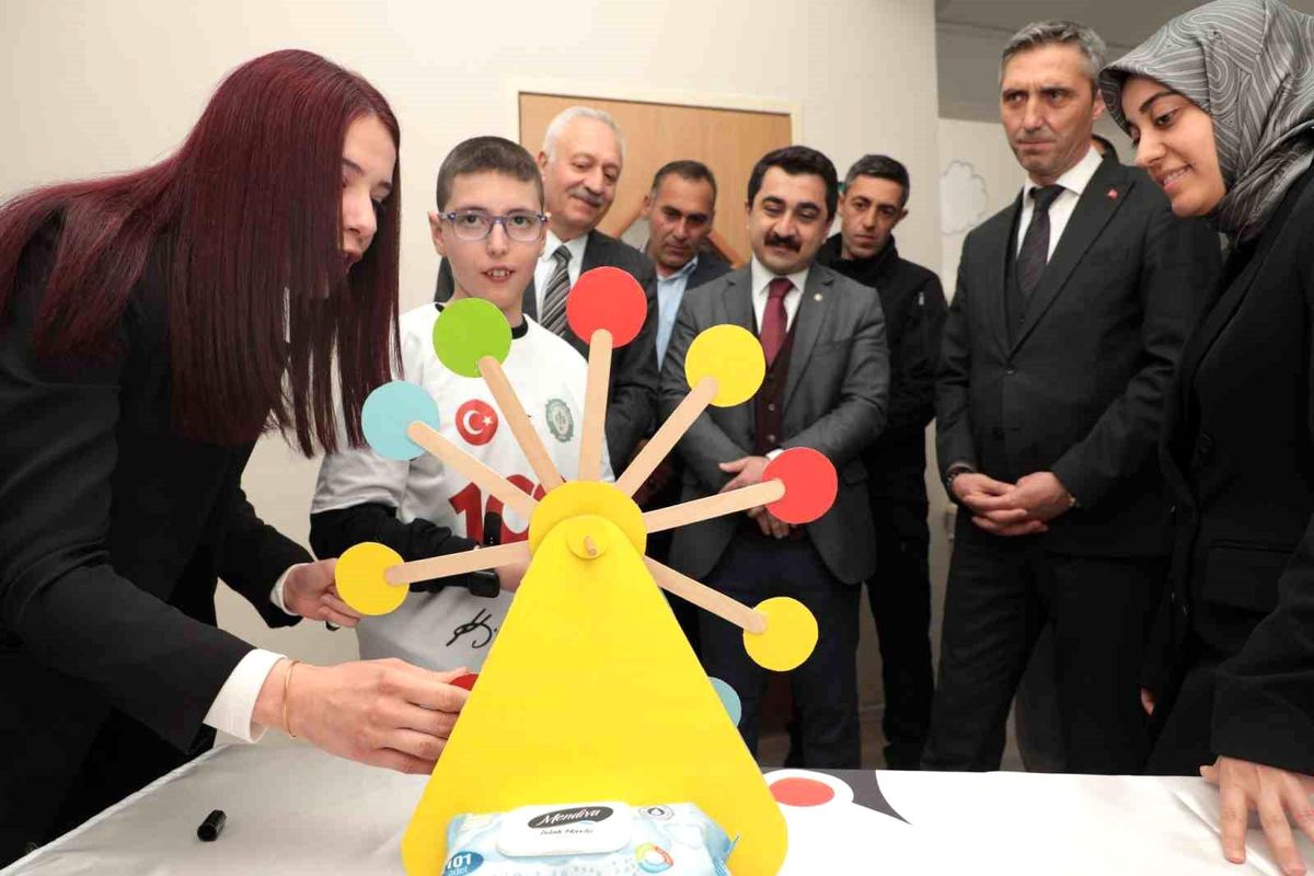 Bayburt’ta Bilim Fuarı Açıldı