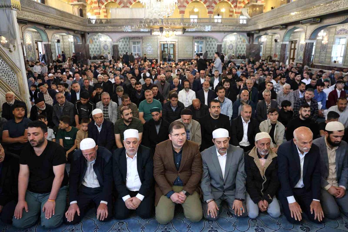 Elazığ’da Bayram Namazı Coşkusu