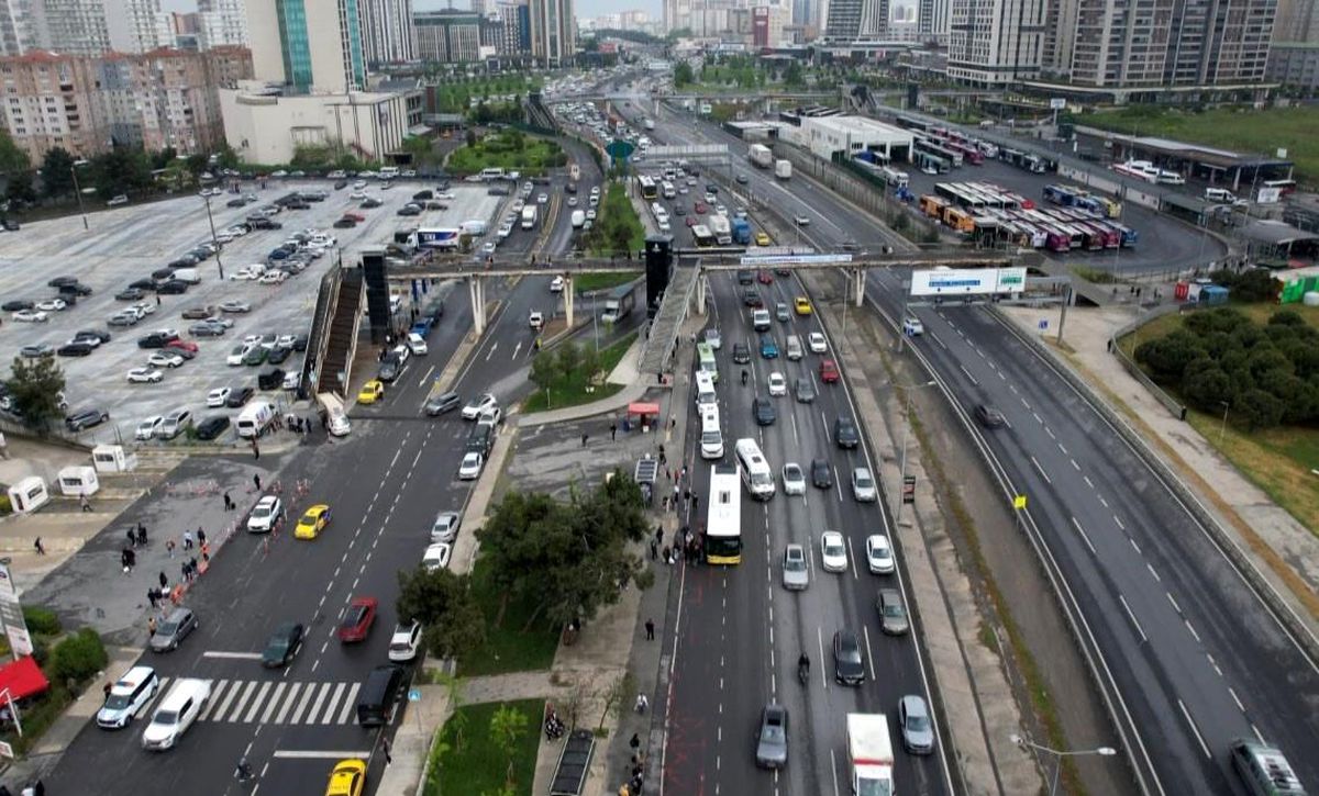 İstanbul’da Bayram Trafiği Yoğunlaştı