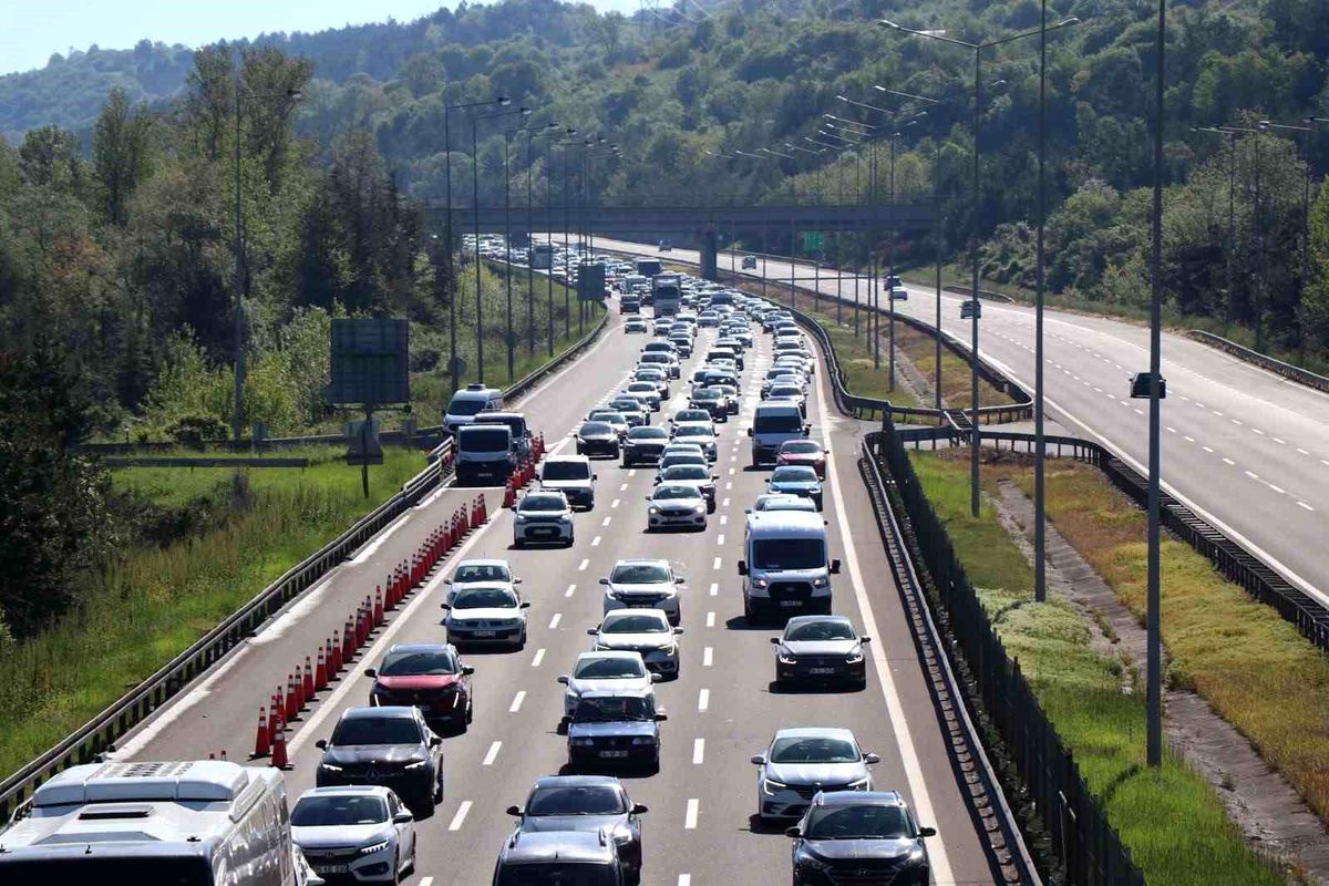 Bolu’da Bayram Dönüşü Trafik Çilesi