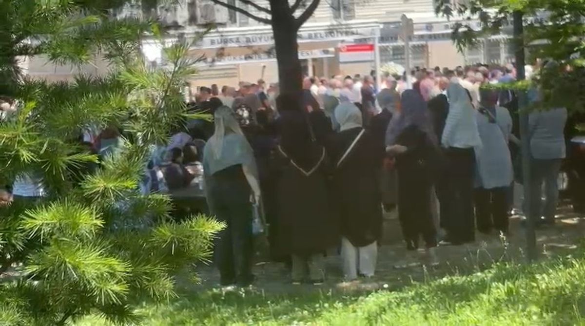 62 Yaşındaki Adam Pencereden Düştü