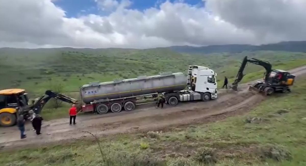 Kurban Bayramı’nda Çamura Saplanan TIR’lar