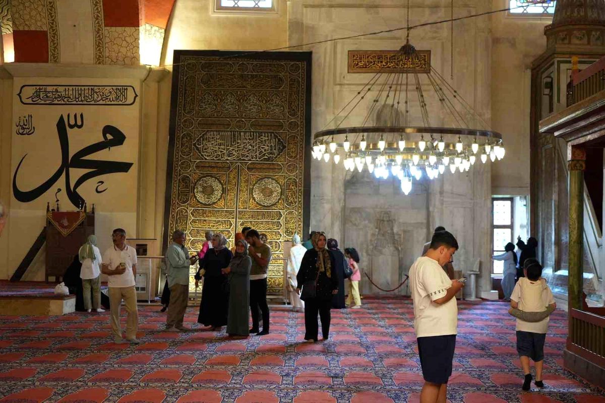 Edirne’de Kabe Taşı ve Örtüsüne Yoğun İlgi