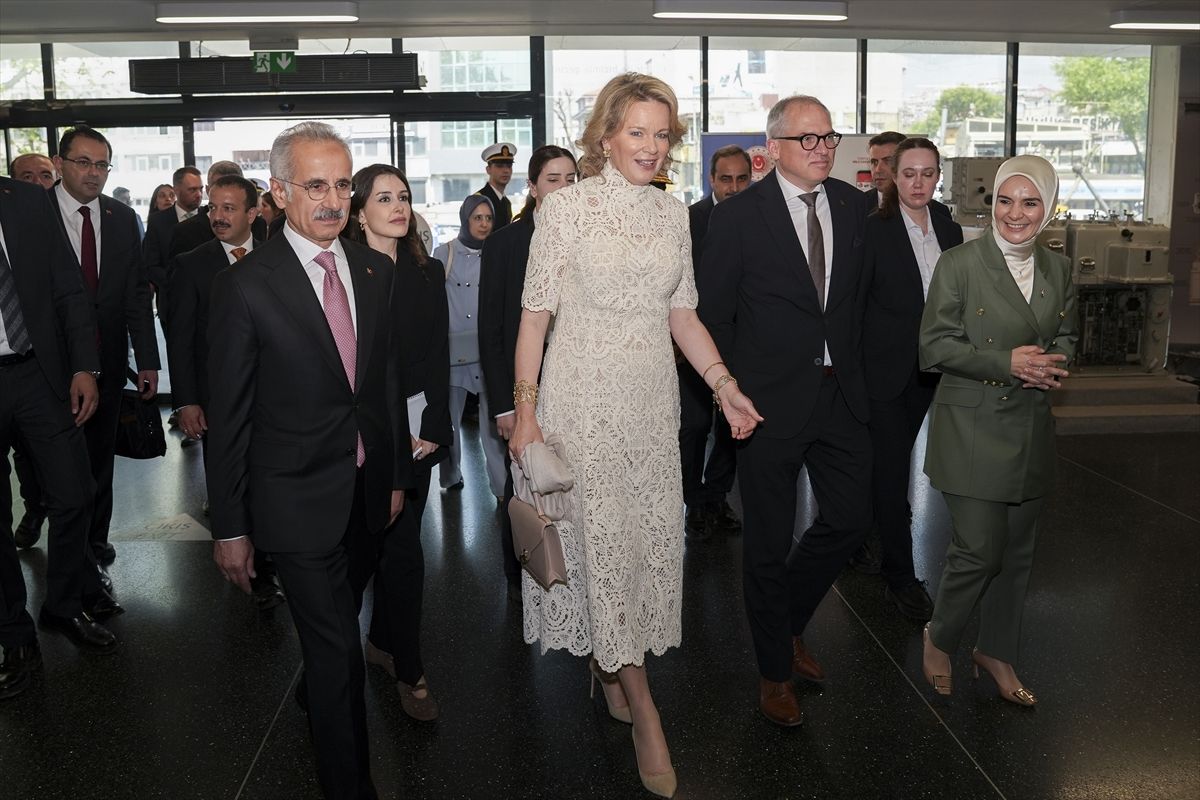 Belçika Kraliçesi Mathilde’den İstanbul Deniz Müzesi Ziyareti