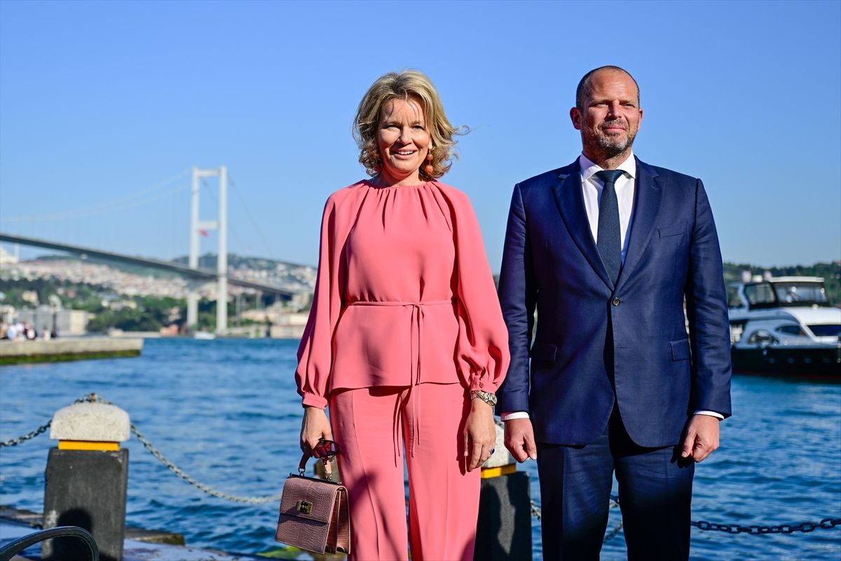 Belçika Kraliçesi Mathilde ve beraberindeki heyet Ortaköy’ü gezdi