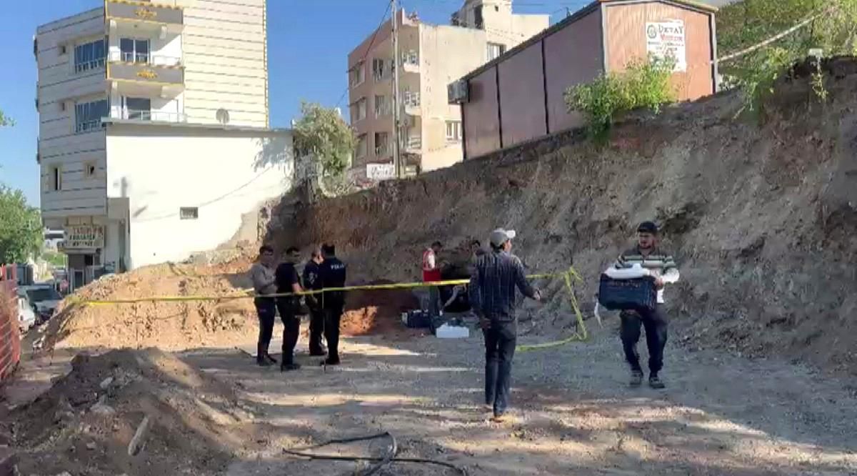 Belediyenin kazı çalışmasında kaya mezarı bulundu