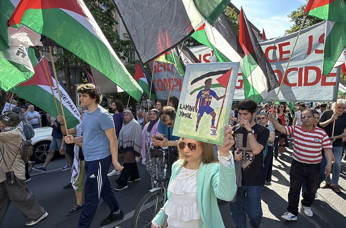 Berlin’de Filistin’e Destek Gösterisi