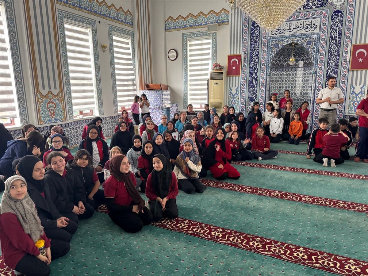 Beypazarı’nda “Çevreme Duyarlıyım, Değerlerime Sahip Çıkıyorum Projesi” sürüyor