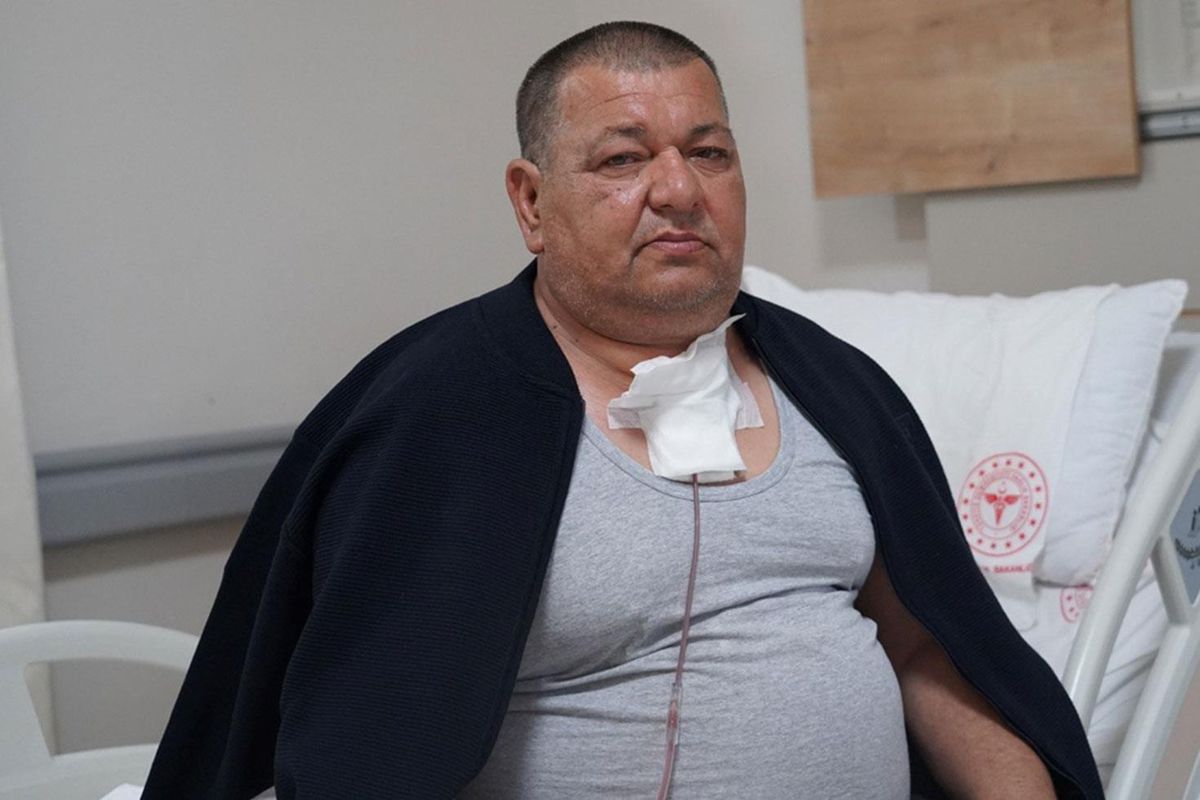 Bilecik’te bir kişinin boynundan 542 gram tiroit kitlesi çıkarıldı