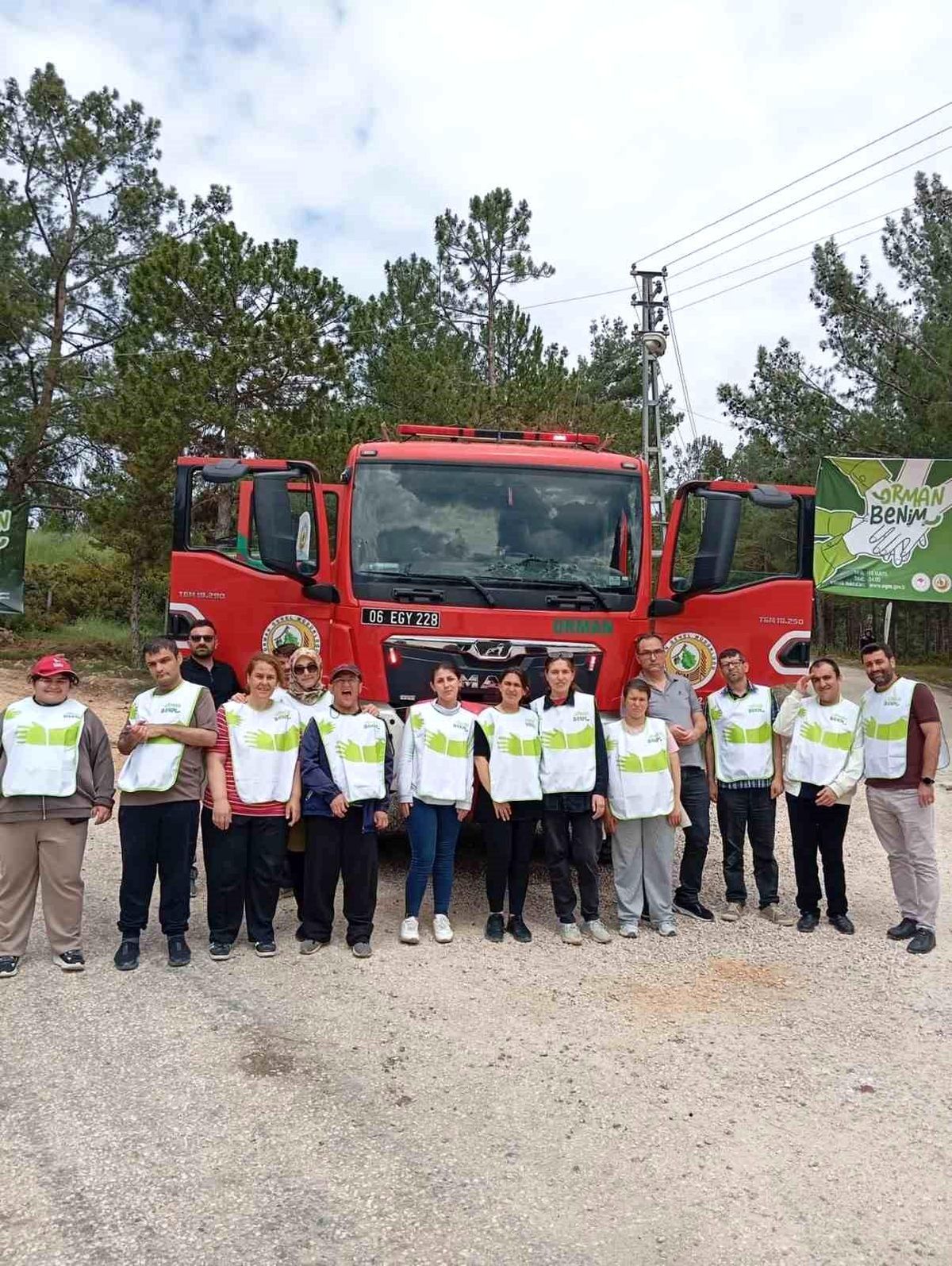 Bilecik’te Gençler Doğa İçin Çöp Topladı