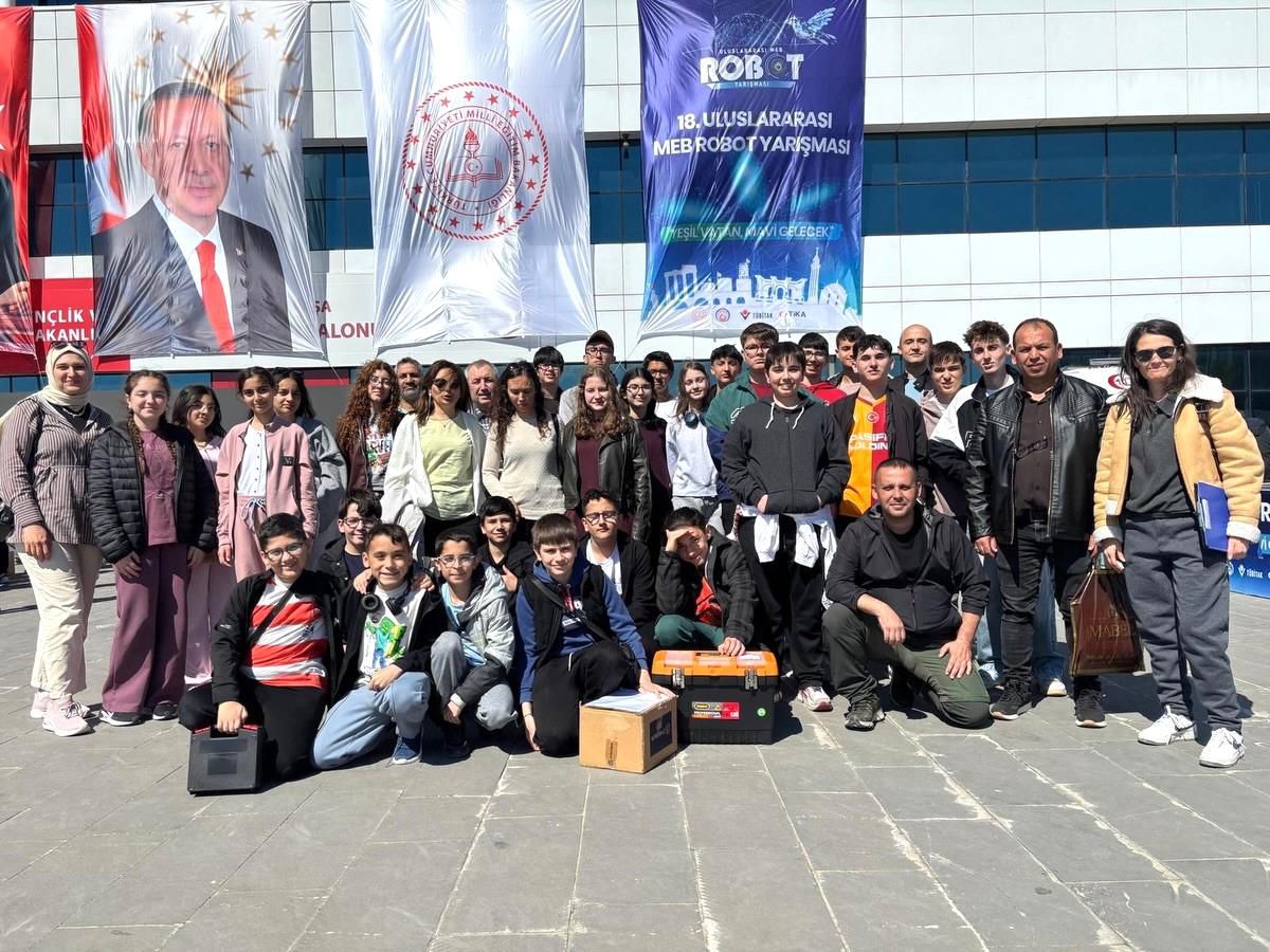 Bilecik’ten 193 Öğrenci Robot Yarışması’nda