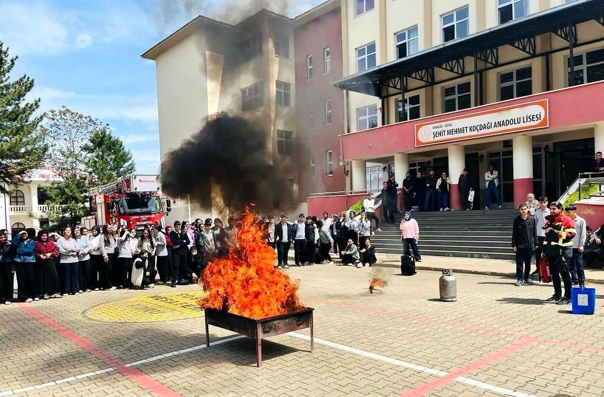 Bingöl’de 6 bin 100 kişiye yangın ve tahliye eğitimi