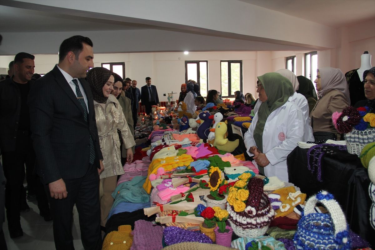 Karlıova’da Aile Destek Merkezi Sergisi