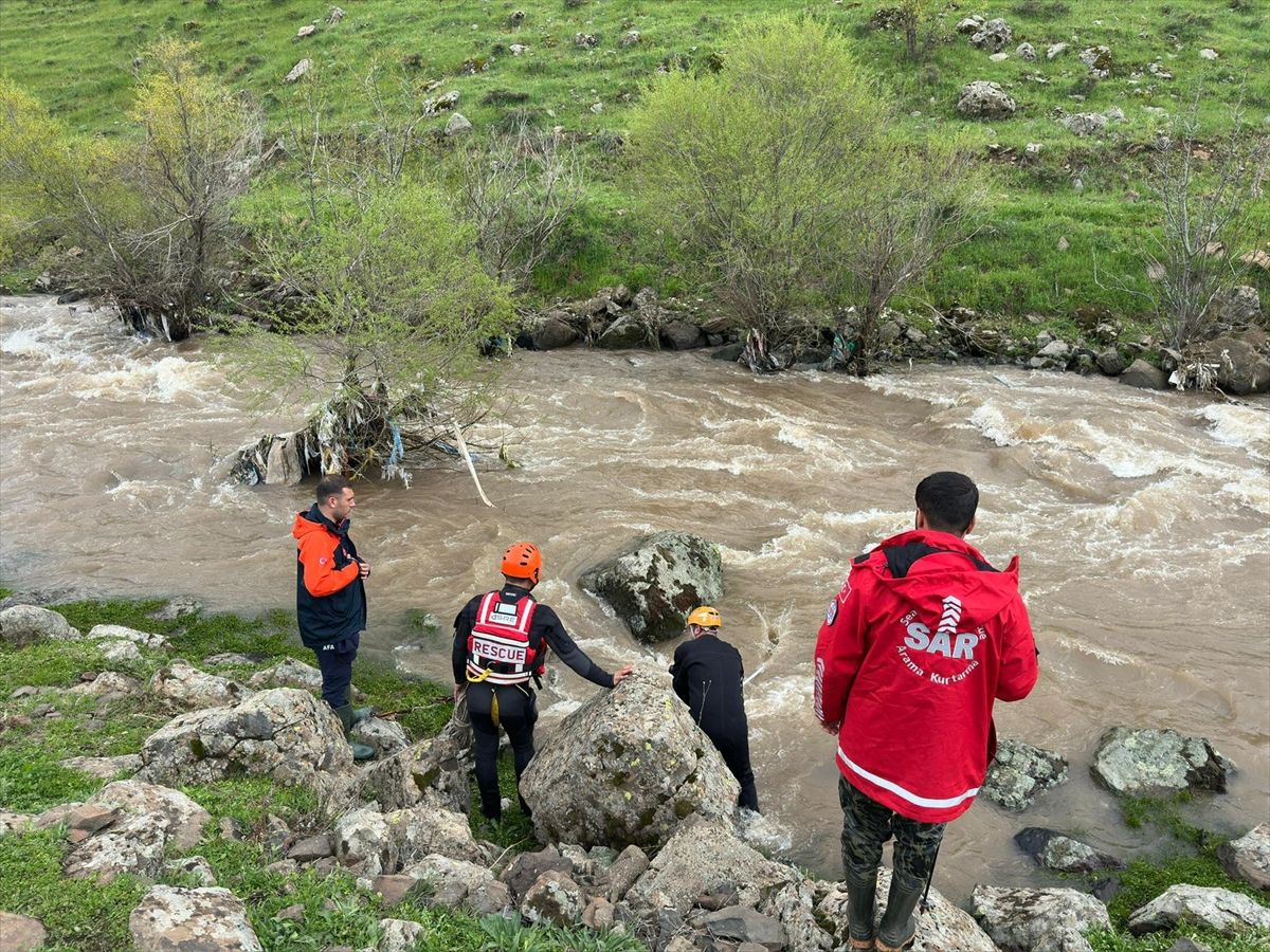 Bingöl’de Kaybolan Öğretmen İçin Arama Çalışmaları Sürüyor