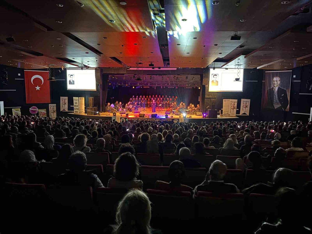“Bir Türkü, Bin Duygu” temalı konserin ilki Kayseri’de yapıldı