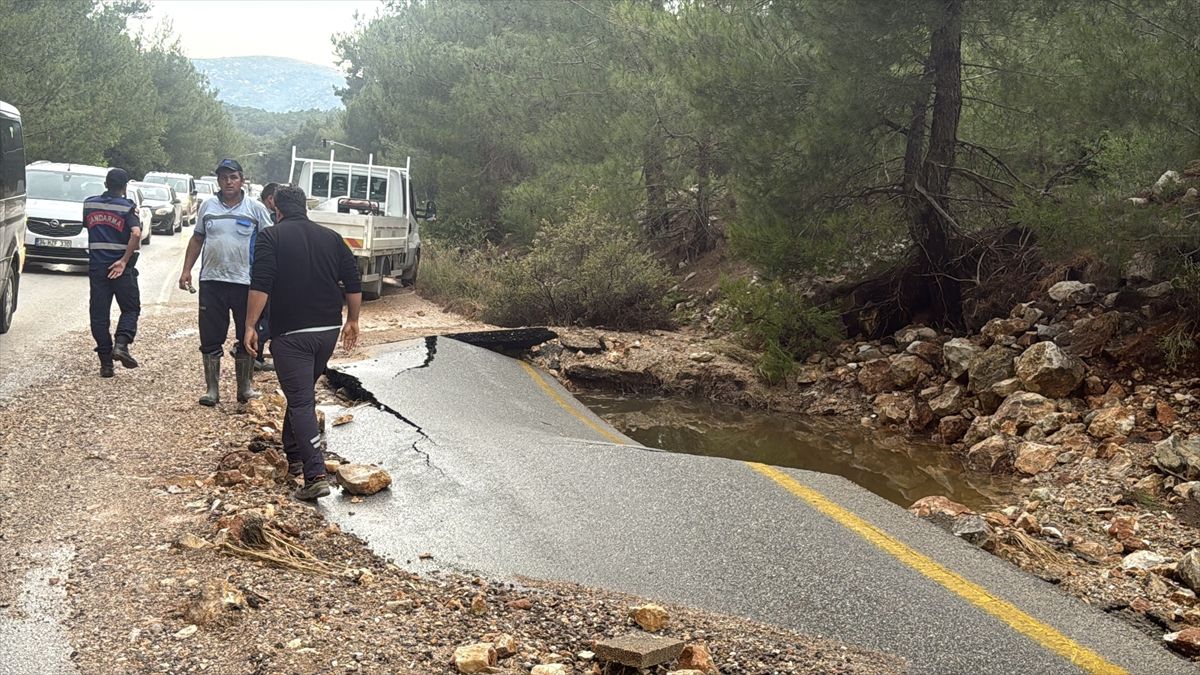 Bodrum’da İçme Suyu Hattı Patladı