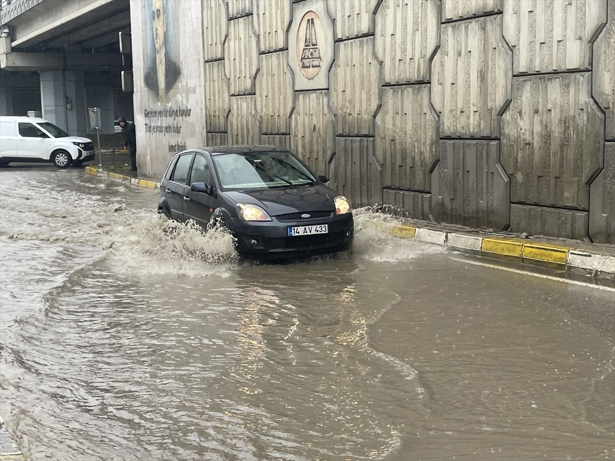 Bolu’da Sağanak Ulaşımı Olumsuz Etkiledi