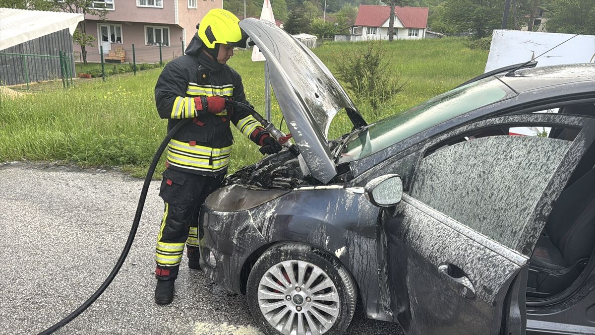 Bolu’da Otomobil Yangını