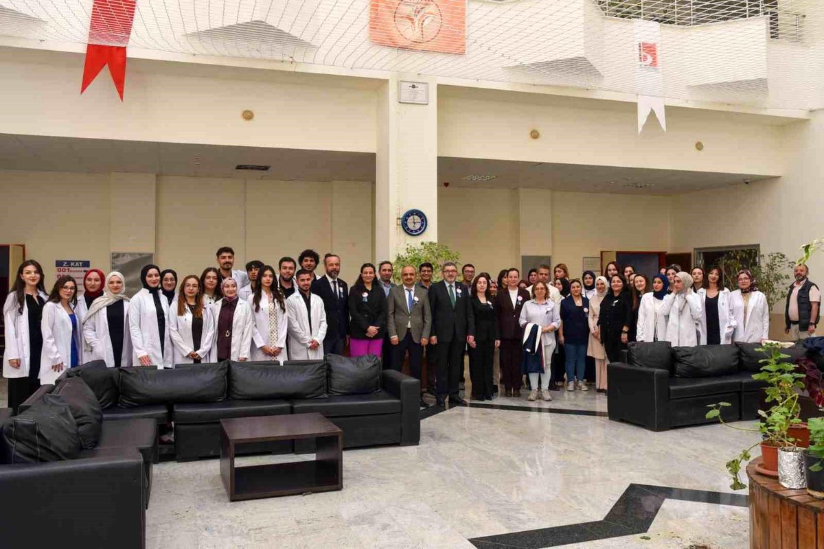 Eczane Hizmetleri Beyaz Önlük Töreni Yapıldı