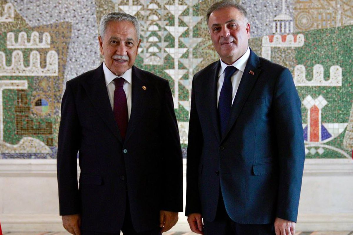 Bülent Arınç’tan İBB Başkanvekili Nuri Aslan’a ziyaret