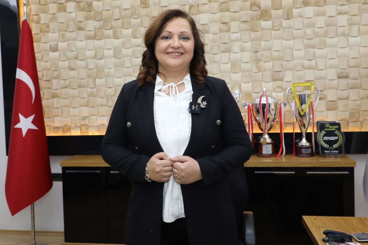 Burcu Köksal, AK Parti’ye mi geçiyor? Gelen son açıklama tartışmaları daha da alevlendirdi
