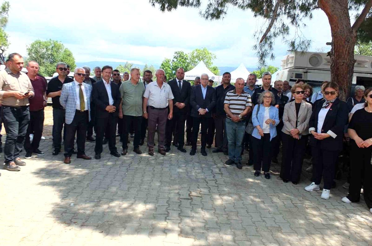 Burhaniye’de eski okul AŞ evi ve gençlik toplantı odası oldu