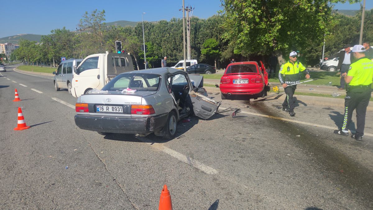 Bursa’da Zincirleme Kaza: 1 Ölü, 4 Yaralı
