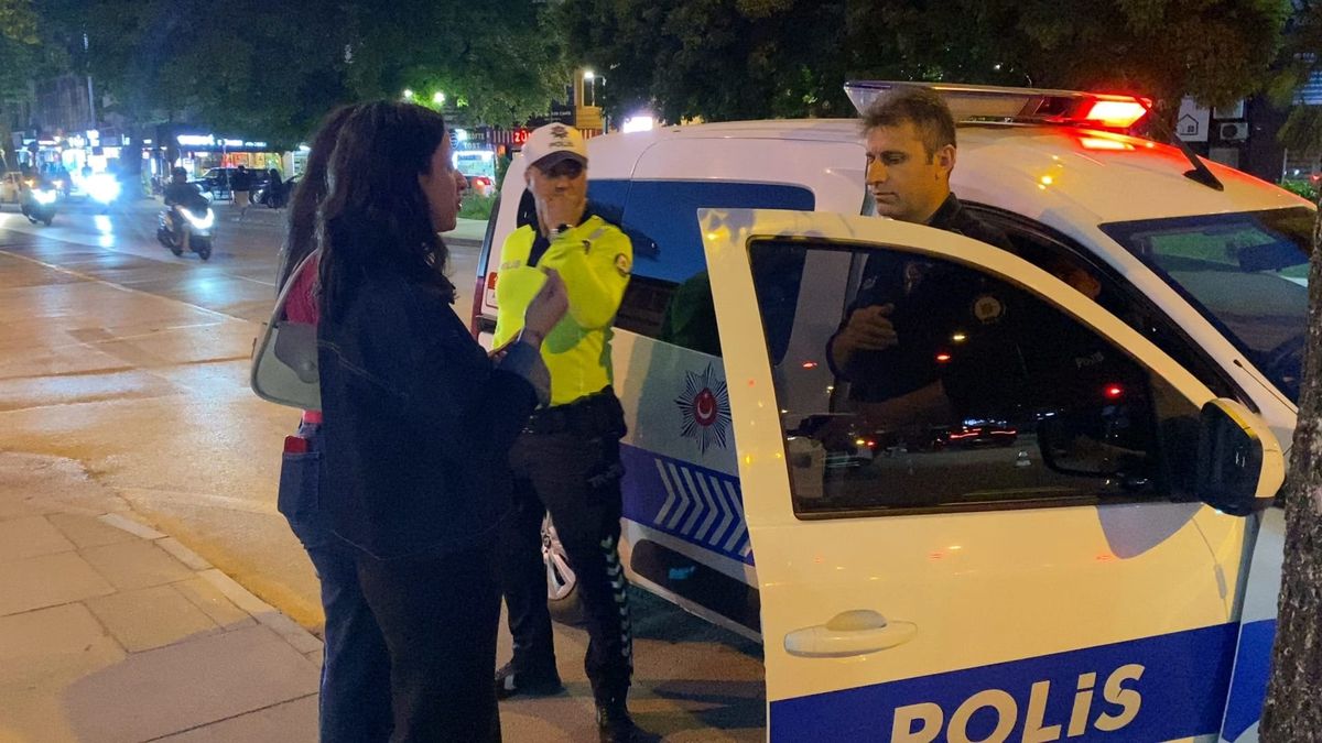 İnegöl’de Dürüst Davranış: Unutulan Para Polise Teslim Edildi
