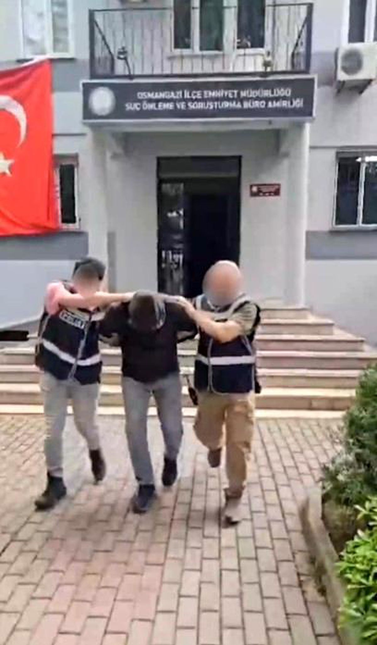 Bursa’da Kaçak Tütün Operasyonu: 3 Gözaltı