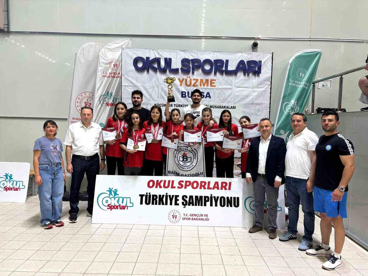 Bursa’da Yüzme Şampiyonu Oldular