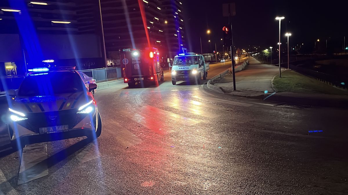 Bursa’da Kontrolden Çıkan Araç Dereye Düştü
