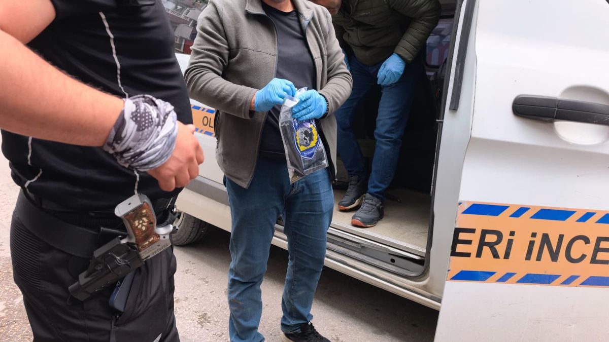 İnegöl’de Kaçan Şüpheliden Ruhsatsız Tabanca Çıktı