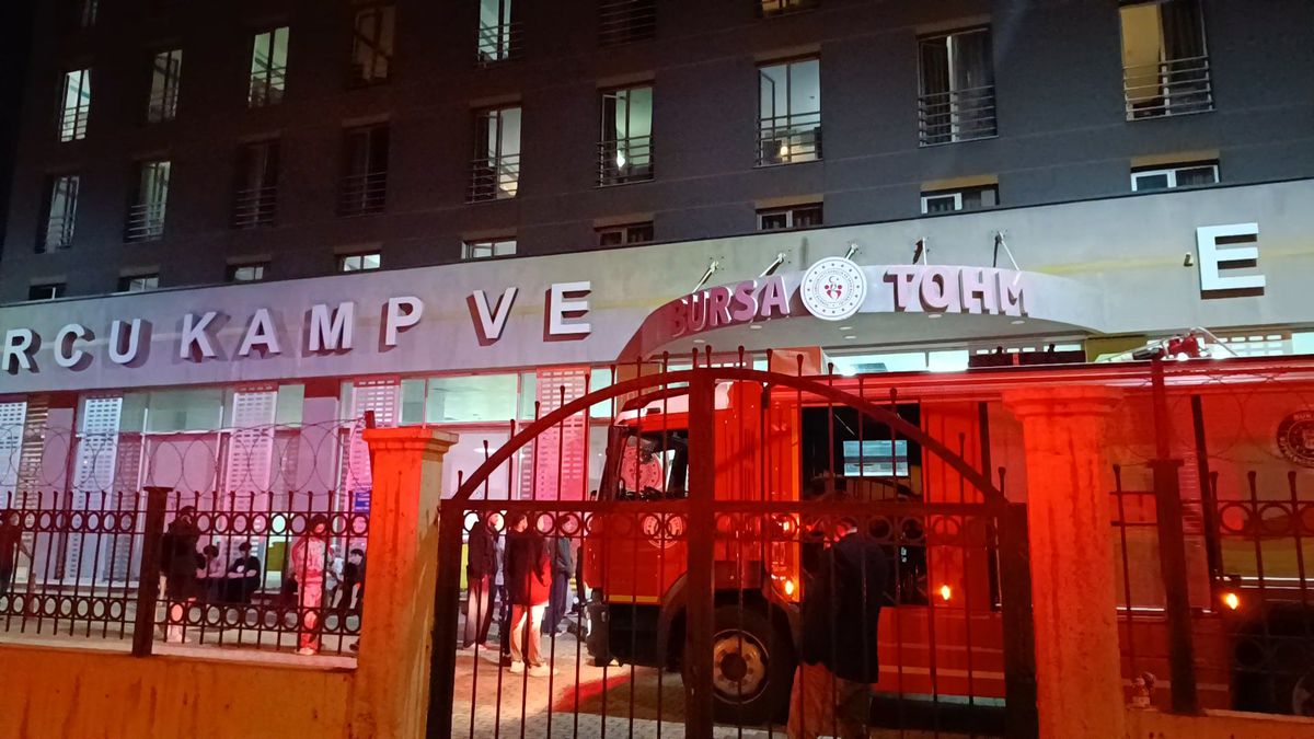 Bursa’da Spor Komplesinde Yangın