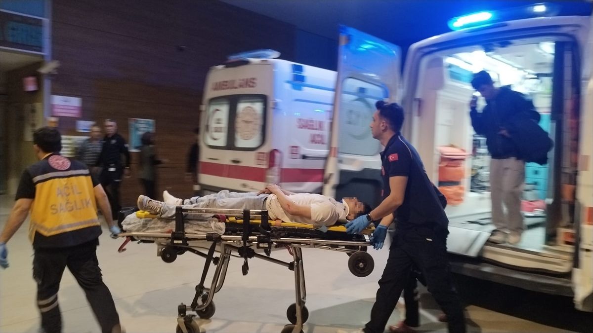 İnegöl’de Motosiklet ile Otomobil Çarpıştı