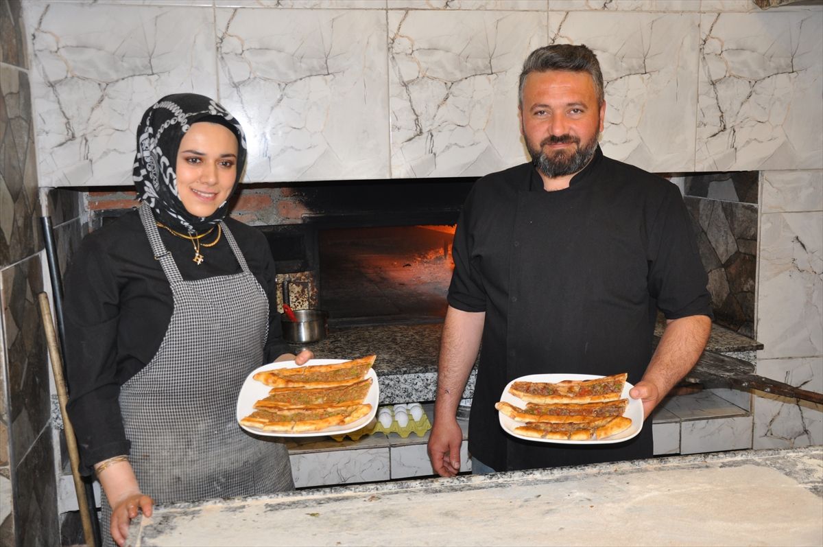 Eşine Pide Öğretti, İşleri Beraber Yürütüyorlar