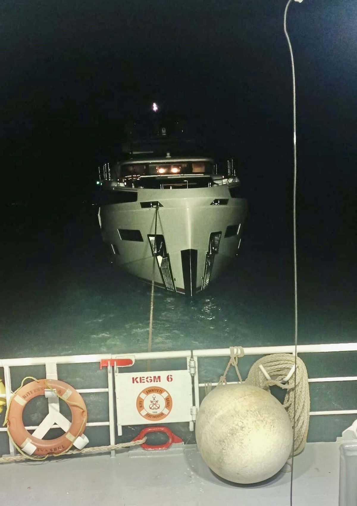 Çanakkale’de Sürüklenen Tekne Kurtarıldı