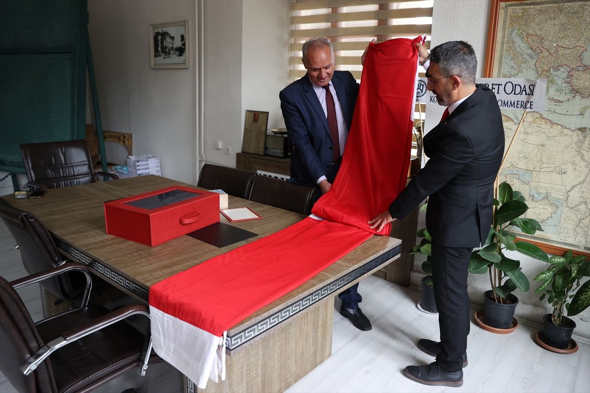 Şahindere Şehitliği’ndeki bayrak tarihi Konya Lisesi’nde