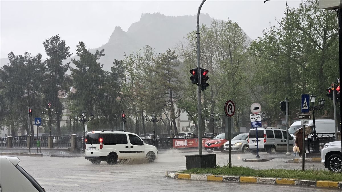 Çankırı’da Sağanak Yağış Su Baskınlarına Neden Oldu