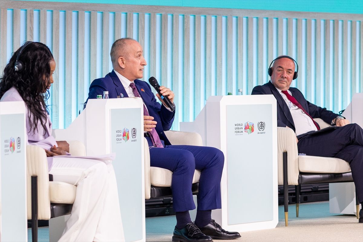 Bakan Yardımcısı Bulut, Bakü’de Kentsel Forumda Konuştu
